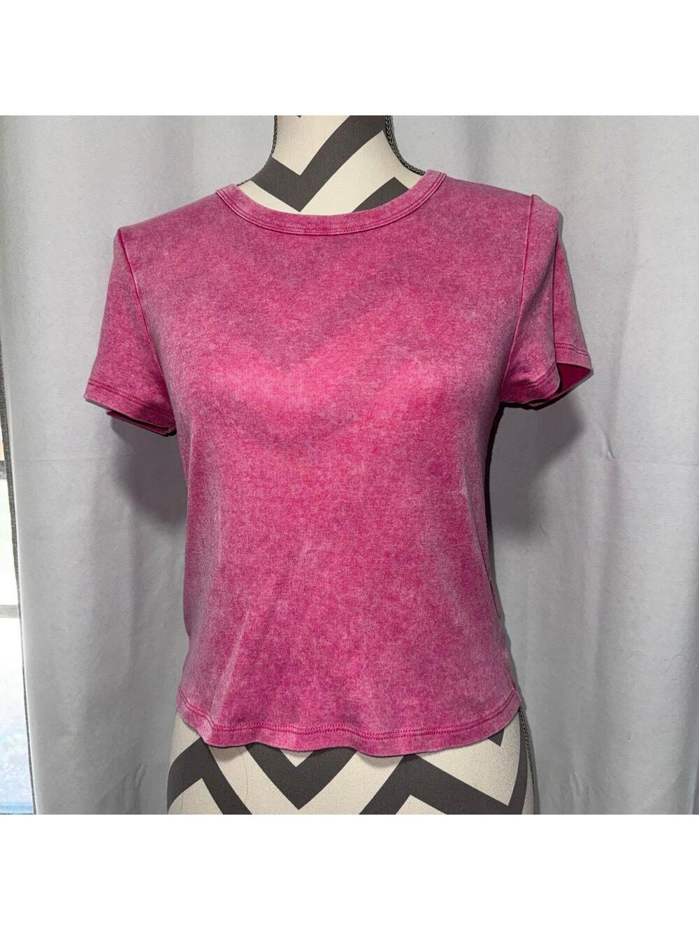 Cropped pink american eagle t-shirt